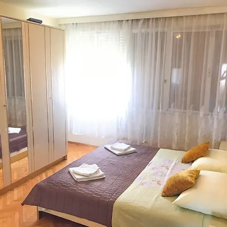 Specious - Center Of Apartment Split